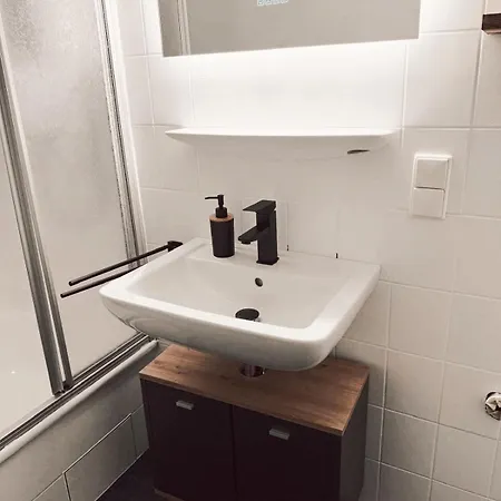 - Gemuetliches Heim Li-apartments